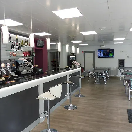 מלון L'envers Du Castille פארטנה