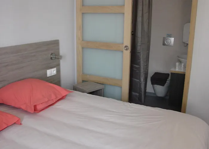 L'envers Du Castille Hotel Parthenay